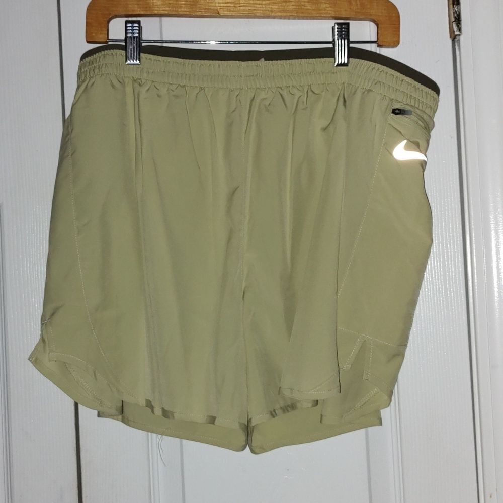 Nike Women's Tempo Lux 5" Shorts  Sz XXL NWT